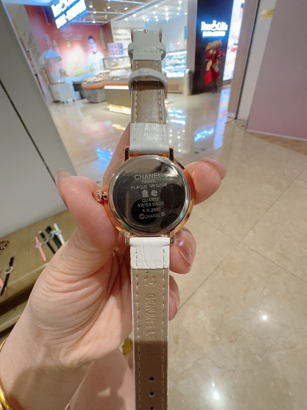 ブランド時計角部分ディテール